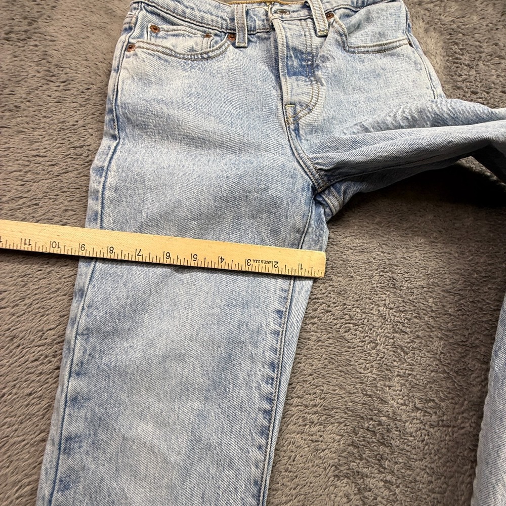 Levis Premium Wedgie Jeans Button Fly Light Wash Denim Womens 24x27 Cotton Strtc - Picture 7 of 11